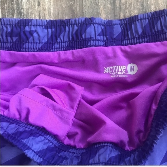 Old Navy lined active performance shorts size medium - Picture 4 of 6